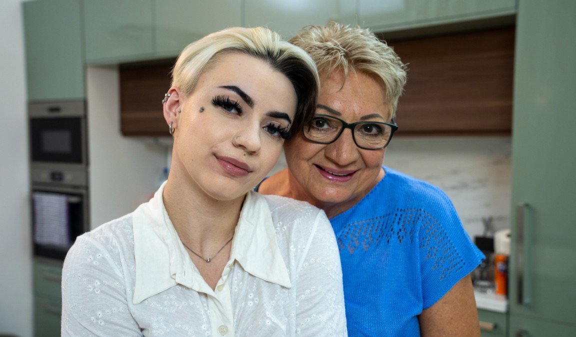 Granny Babet Devours Her Stepdaughter Rina Sun's Juicy Pussy
